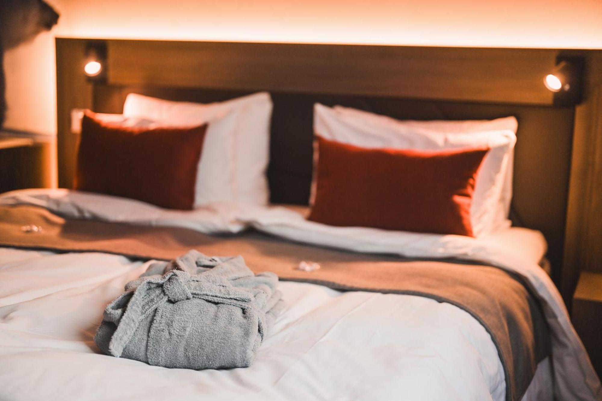 สวัลบาร์ด โฮเต็ล โปลฟาเรเรน Hotel ลองเยียร์เบียน ภายนอก รูปภาพ