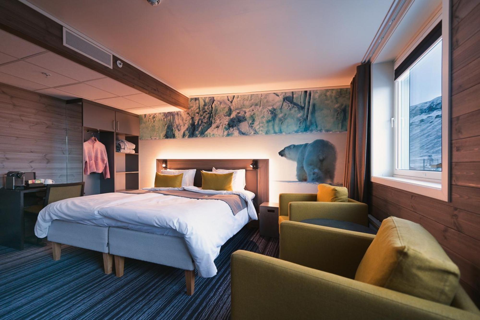 สวัลบาร์ด โฮเต็ล โปลฟาเรเรน Hotel ลองเยียร์เบียน ภายนอก รูปภาพ