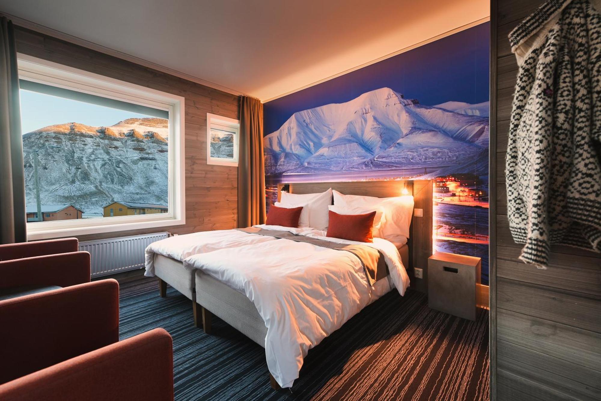 สวัลบาร์ด โฮเต็ล โปลฟาเรเรน Hotel ลองเยียร์เบียน ภายนอก รูปภาพ